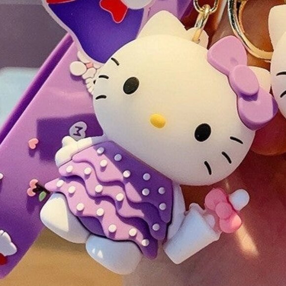 Hello Kitty Collectible Charm Keychain - Picture 2 of 2